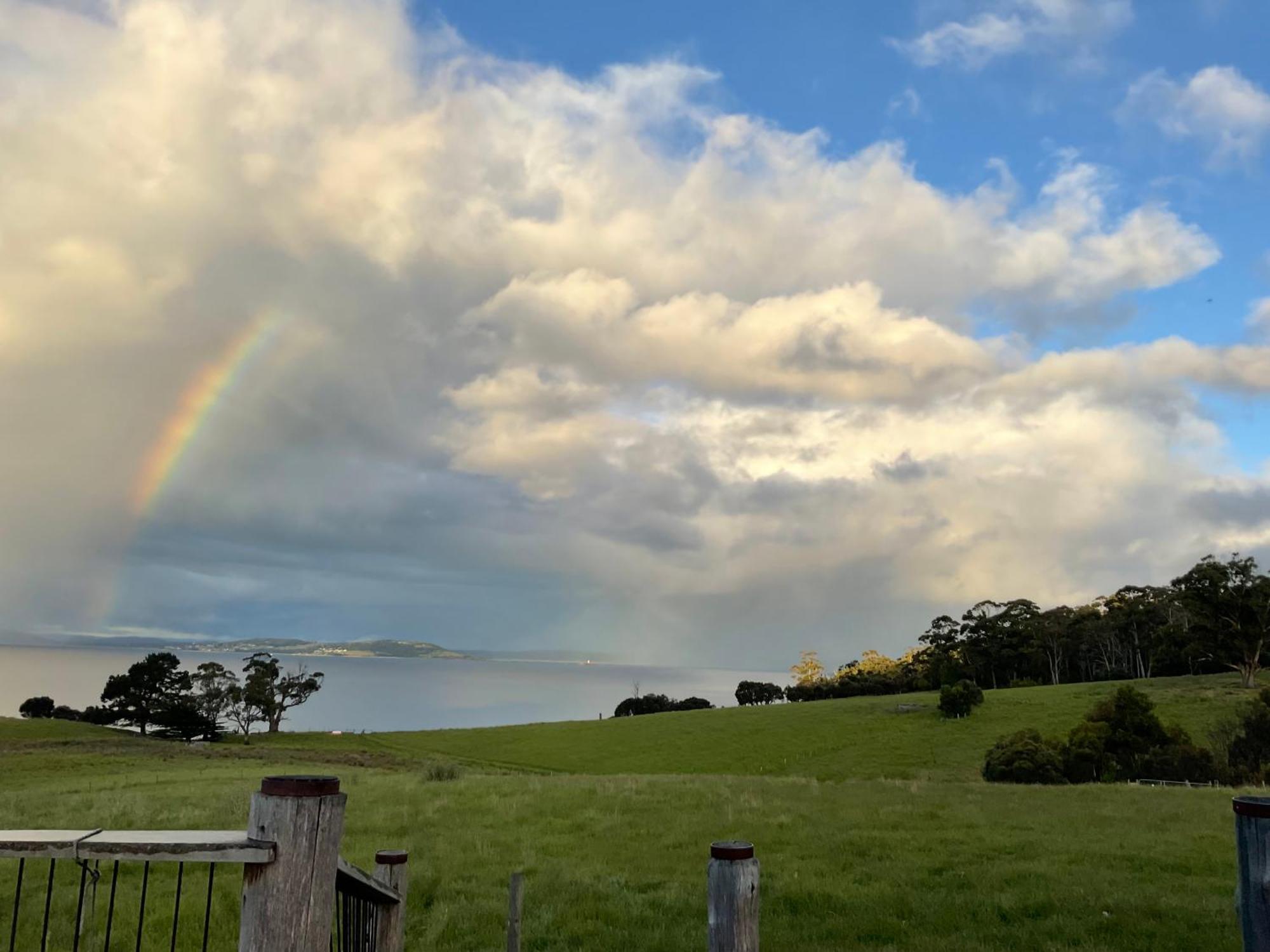 The Woolshed And Farmhouse Blue, Bruny Island Barnes Bay Exteriér fotografie